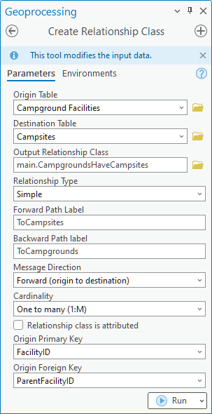 Create Relationship Class tool parameters populated for a simple relationship class