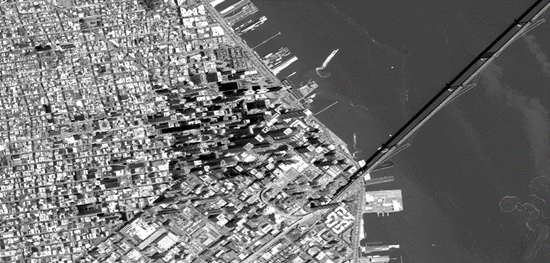 Traditional oblique image displayed in map space