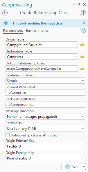 Create Relationship Class tool parameters populated for a simple relationship class