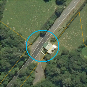 Zoom avant sur l'entrée du parc Zoom avant sur l'entrée du parc