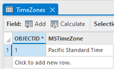 Capture d’écran de la table attributaire d’une table de fuseaux horaries comportant une seule ligne